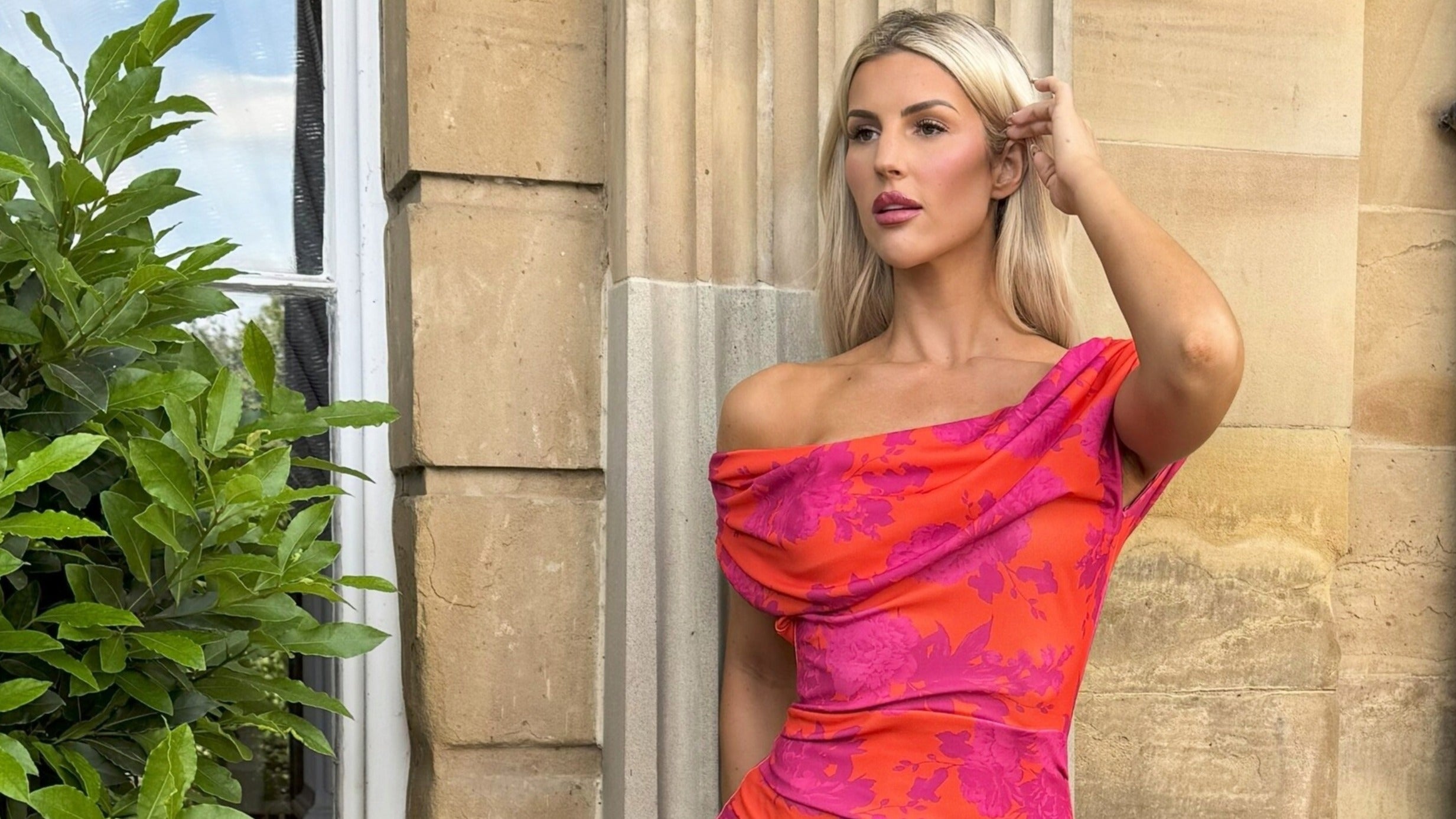 THE ART OF LESS: STYLING THE MERCURY DRESS IN ORANGE & FUCHSIA
