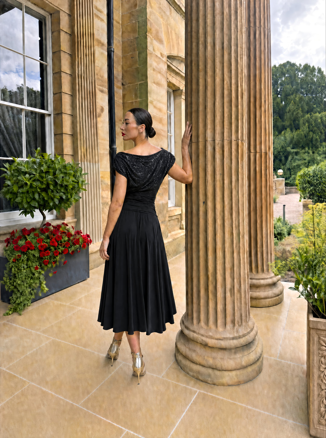 Carbon tea length dress in black sequin &amp; black T3
